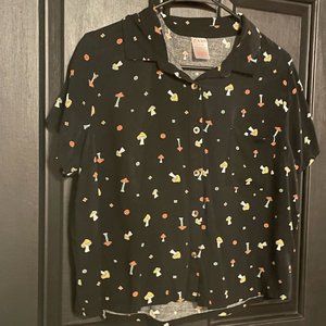 No Boundaries, Women's Large Black Patterned Button down